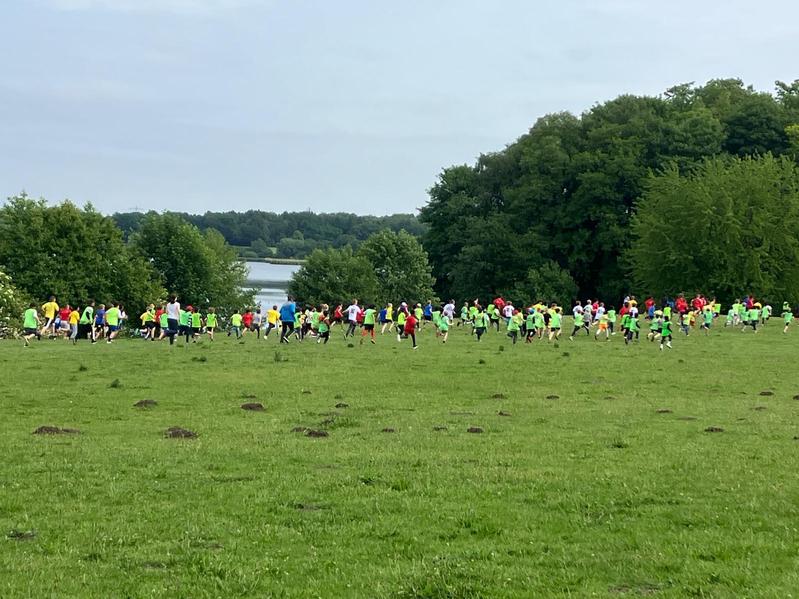 Crosslauf am Öjendorfer See – Starke Leistungen der Jahrgänge 1 und 2