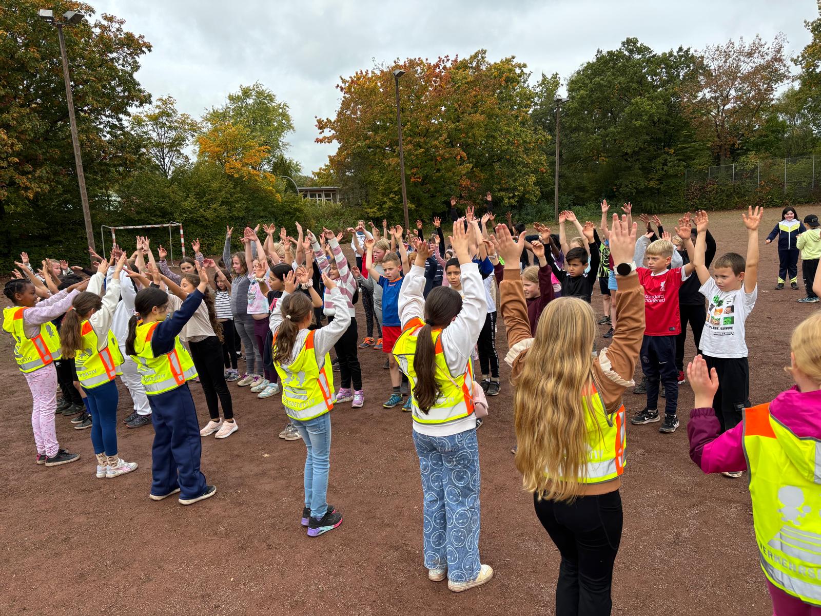 Sportlicher Herbsttag: Leichtathletikfest der 3. Klassen